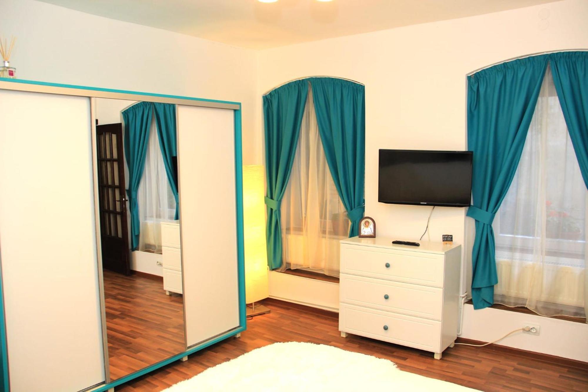 John Residence Apartment Brasov With Parking Option Exterior photo