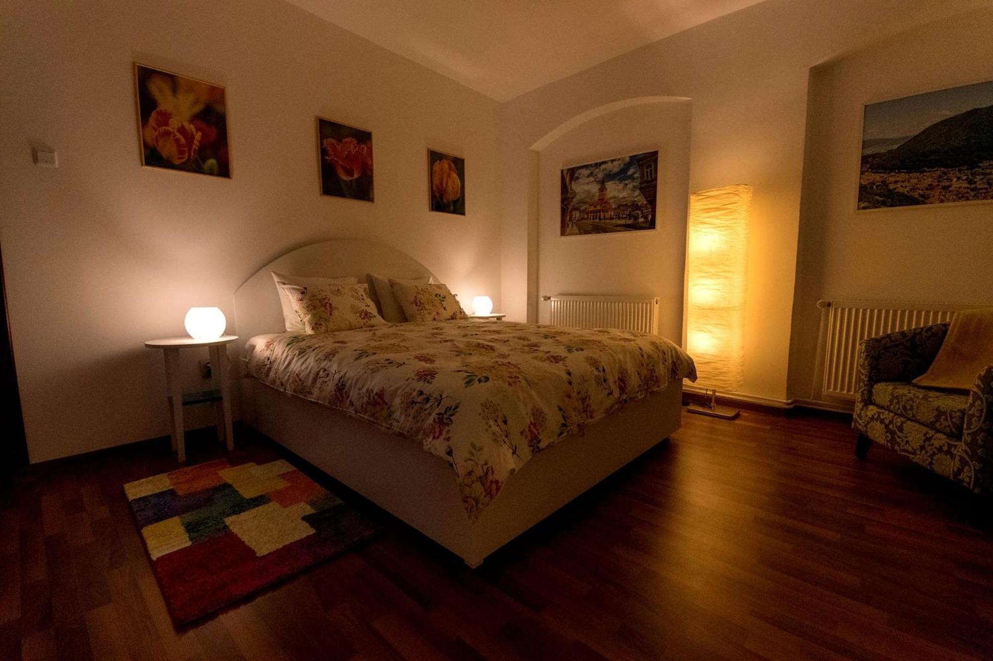 John Residence Apartment Brasov With Parking Option Exterior photo