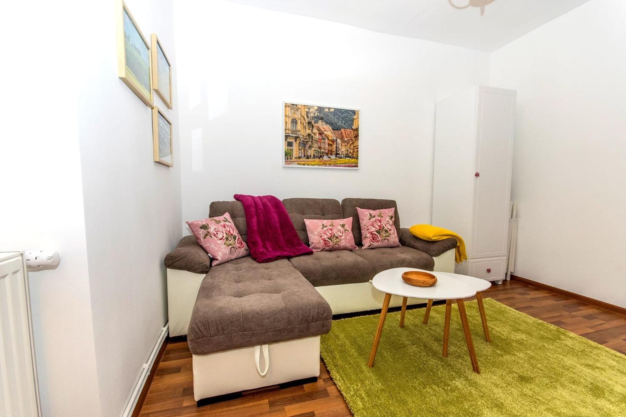 John Residence Apartment Brasov With Parking Option Exterior photo