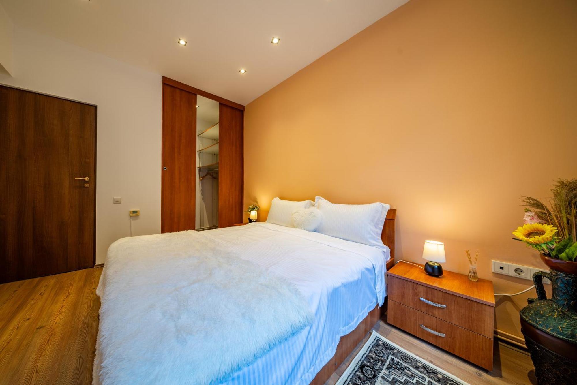 John Residence Apartment Brasov With Parking Option Exterior photo