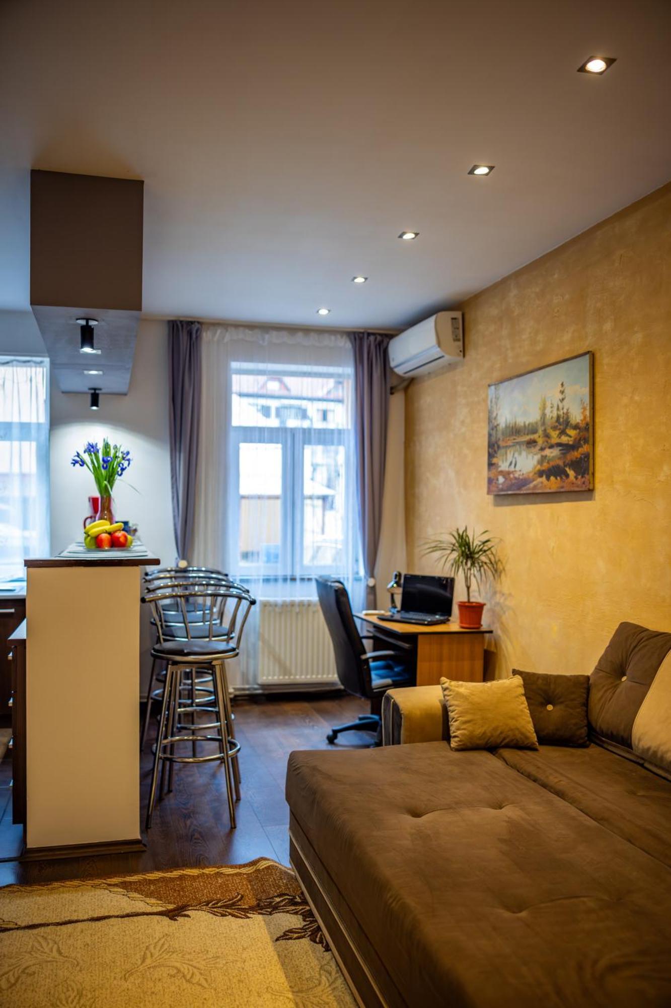 John Residence Apartment Brasov With Parking Option Exterior photo