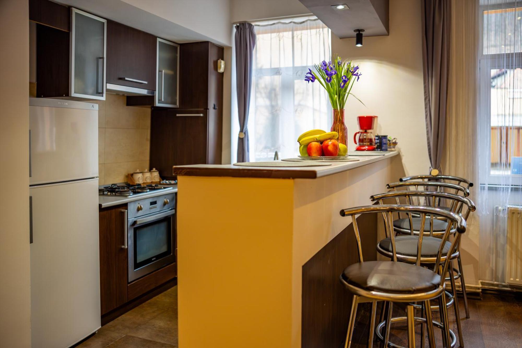 John Residence Apartment Brasov With Parking Option Exterior photo