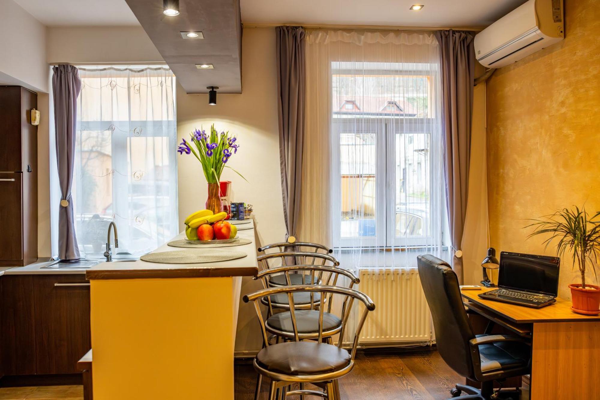 John Residence Apartment Brasov With Parking Option Exterior photo